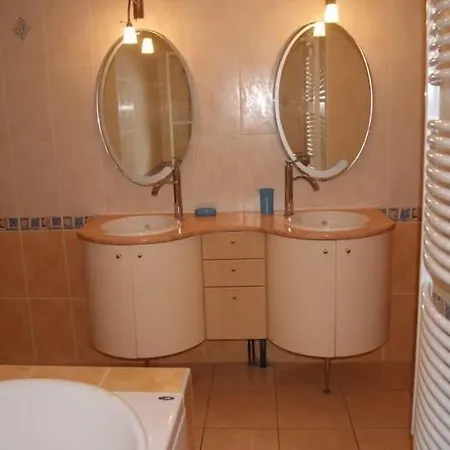 Spacieuse Maison 200m à De La Avec Climatisation Et Balnéotherapie Hébergement de vacances Rivedoux-Plage