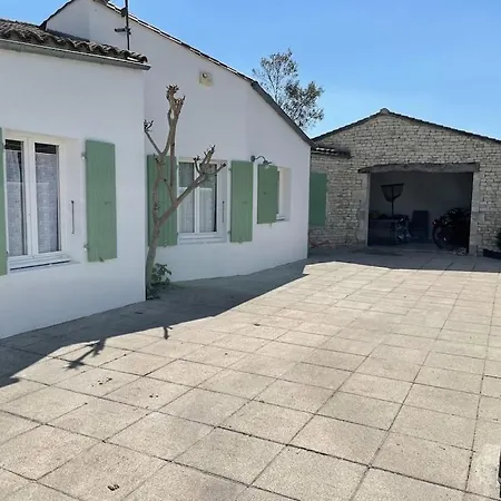 Semesterbostad Spacieuse Maison 200m A De La Avec Climatisation Et Balneotherapie