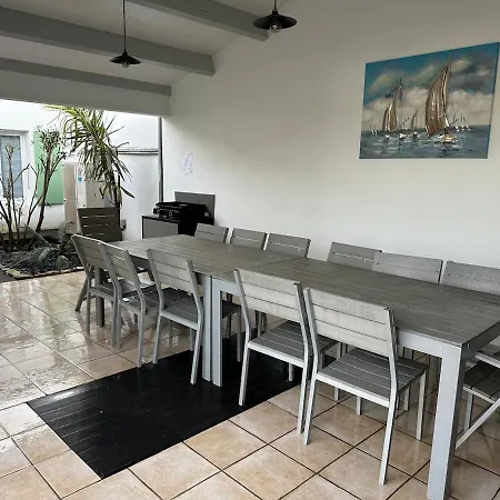 Semesterbostad Spacieuse Maison 200m A De La Avec Climatisation Et Balneotherapie