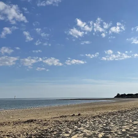 Spacieuse Maison 200m A De La Avec Climatisation Et Balneotherapie Semesterbostad